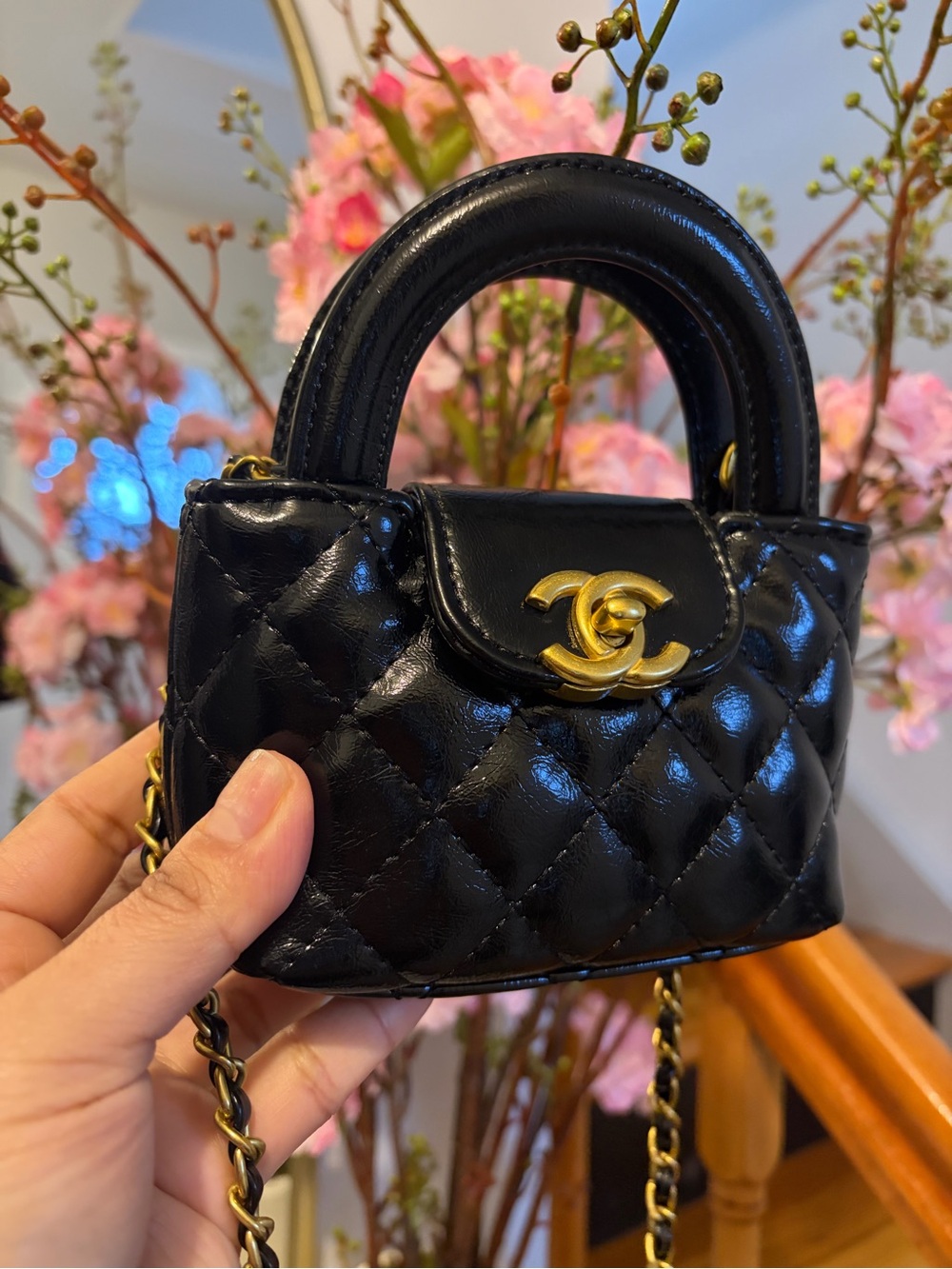 Rare VIP Mini Quilted Top Handle Crossbody Bag – Black & Gold - Picture 3 of 10